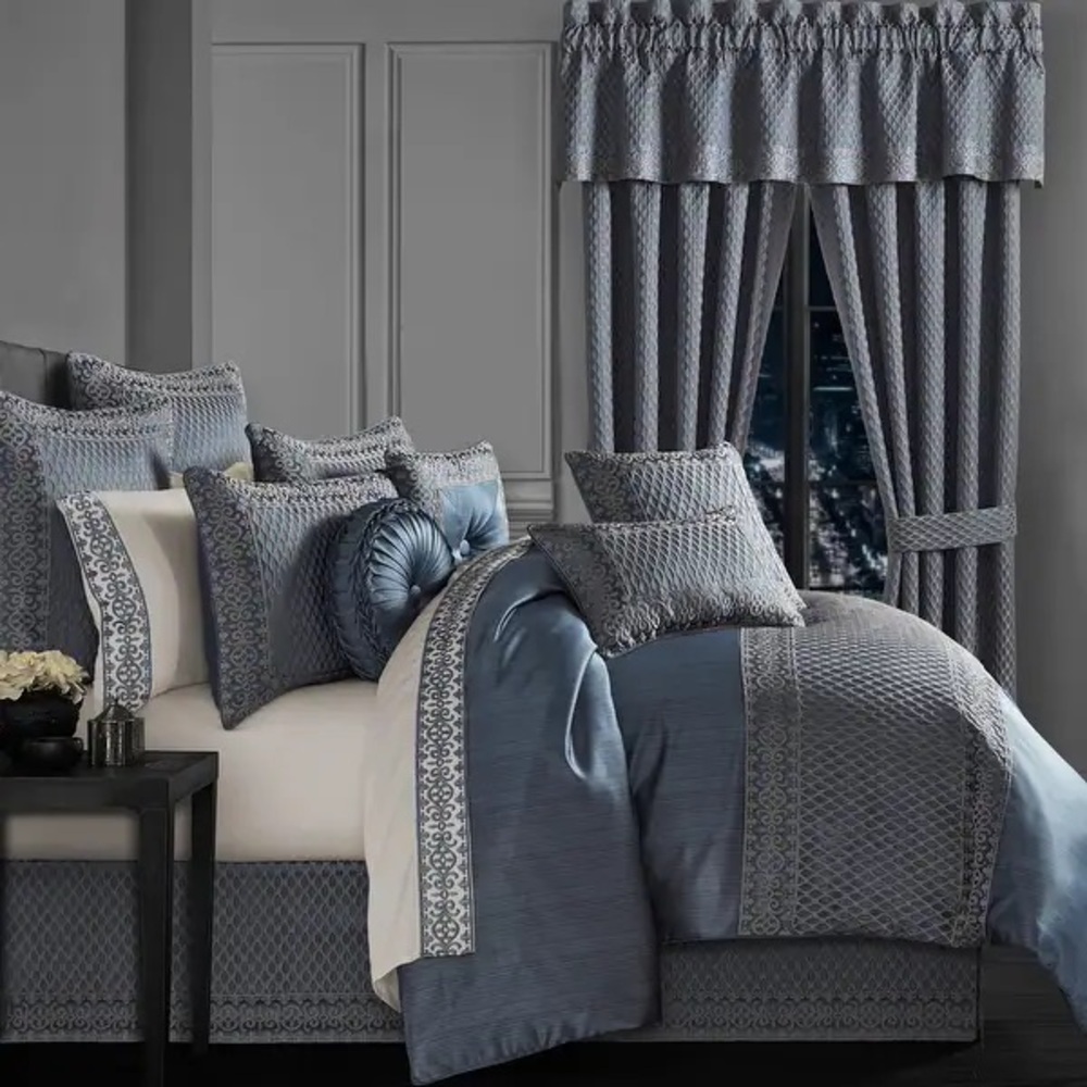 Five Queens Court Leah Comforter Set - California King by Five Queens Court. NEW